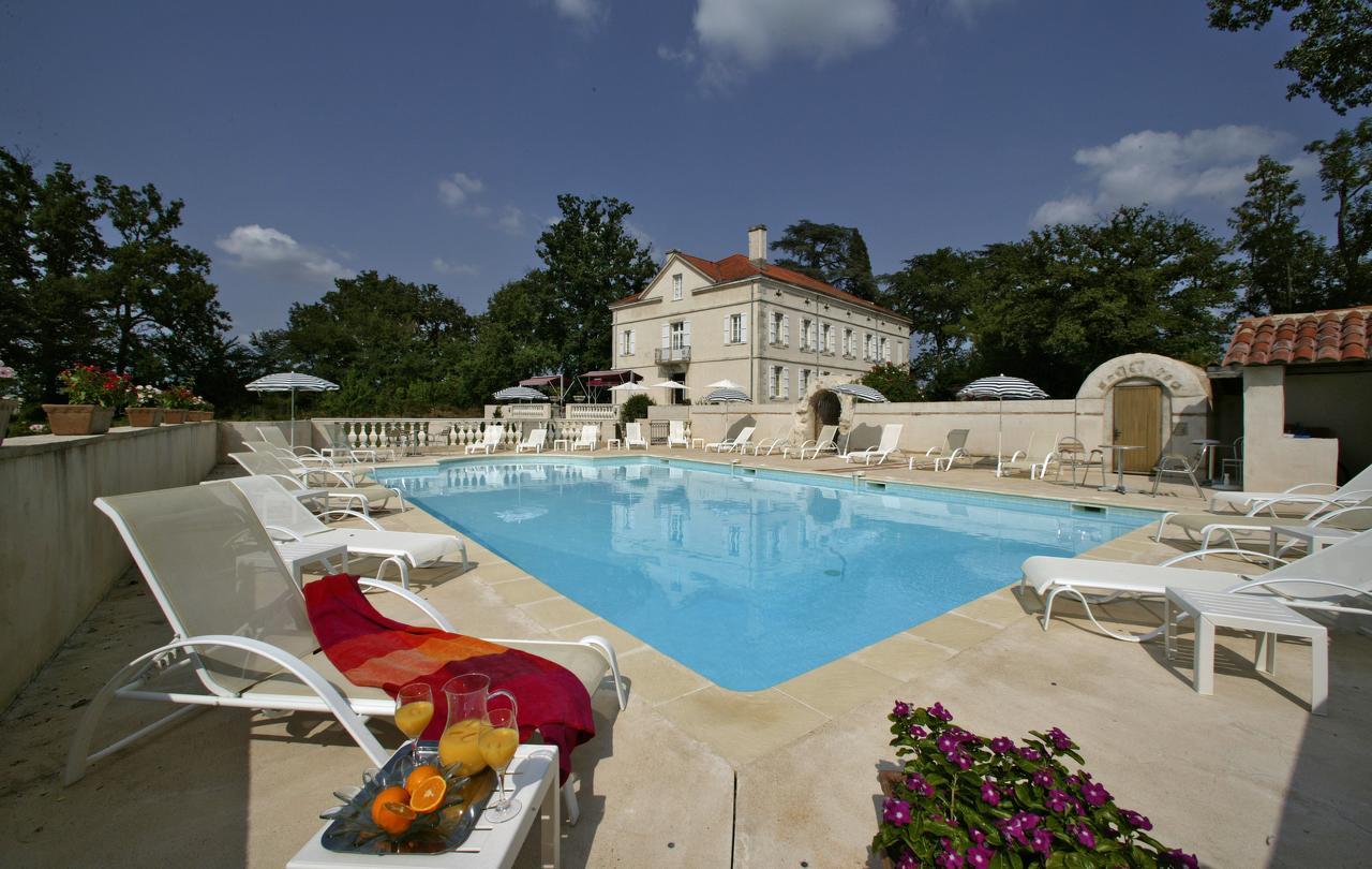 Отель Le Manoir Saint Jean Экстерьер фото